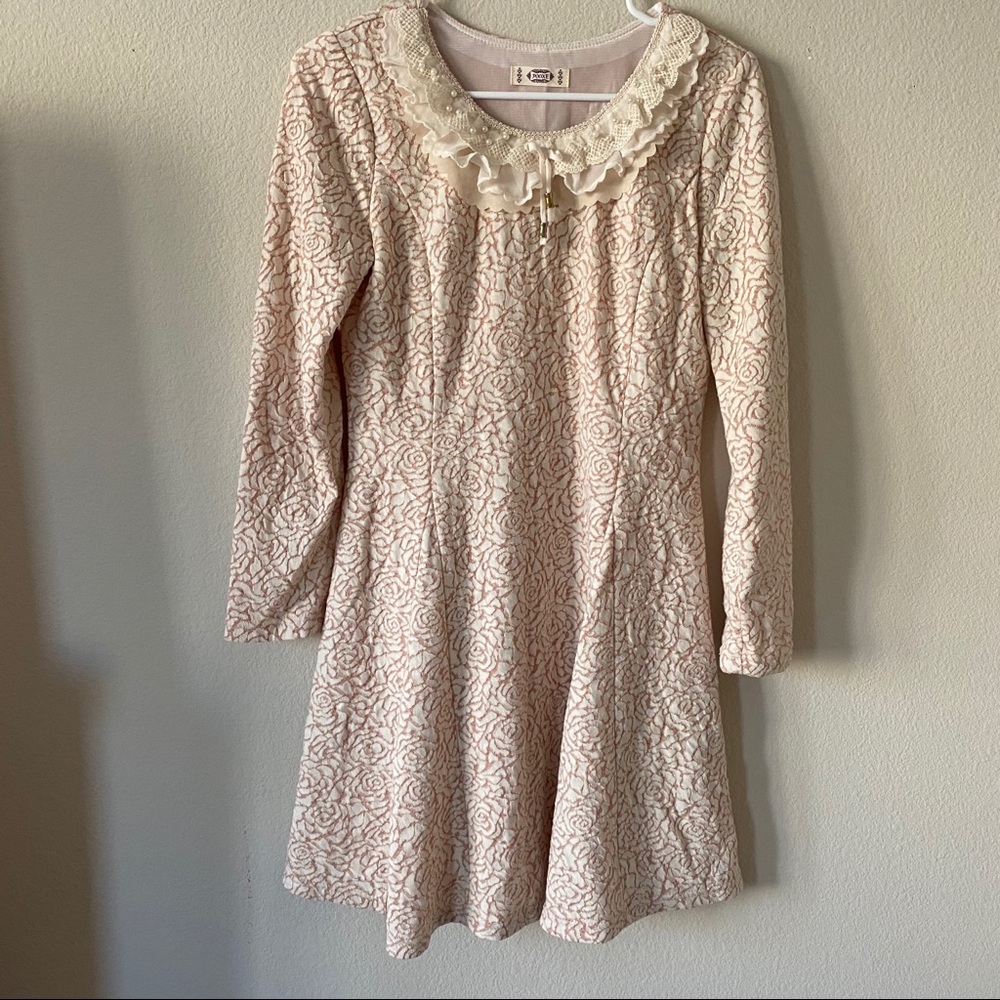 peter pan lace collar dress